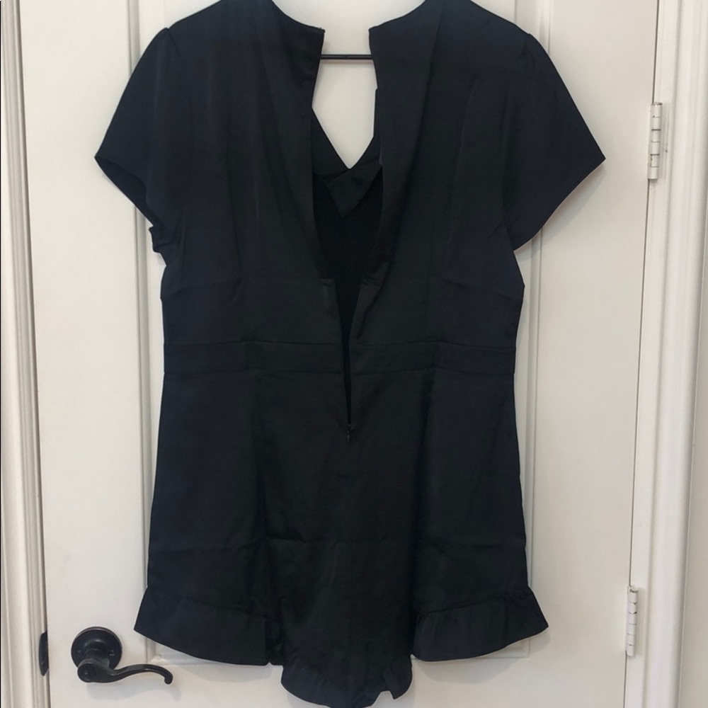 Bebe Black 🖤 Romper - Picture 7 of 8